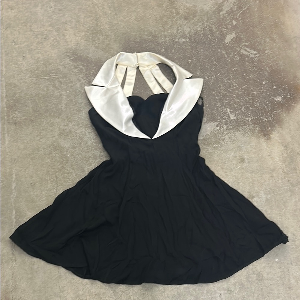 Vintage 90s collar Black and White Halter Dress